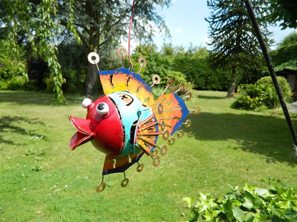 Hanging Metal Fish Ornament Tea light/Candle Holder Tropical Fish Red